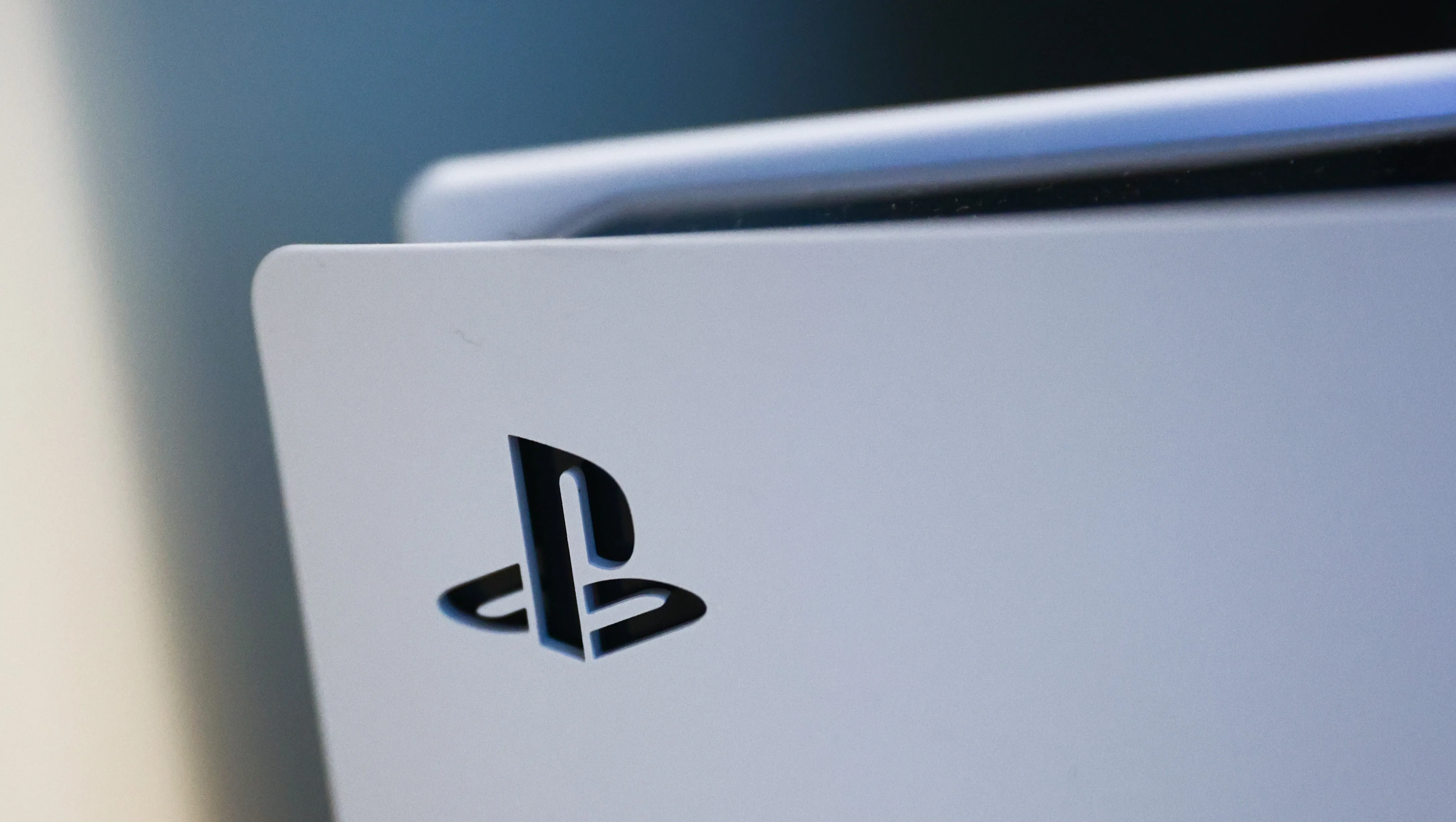 Хакер заработал 50 тысяч долларов от Sony за обнаруженный с помощью ИИ эксплойт для PS5 и стал злодеем в сообществе хоумбрю