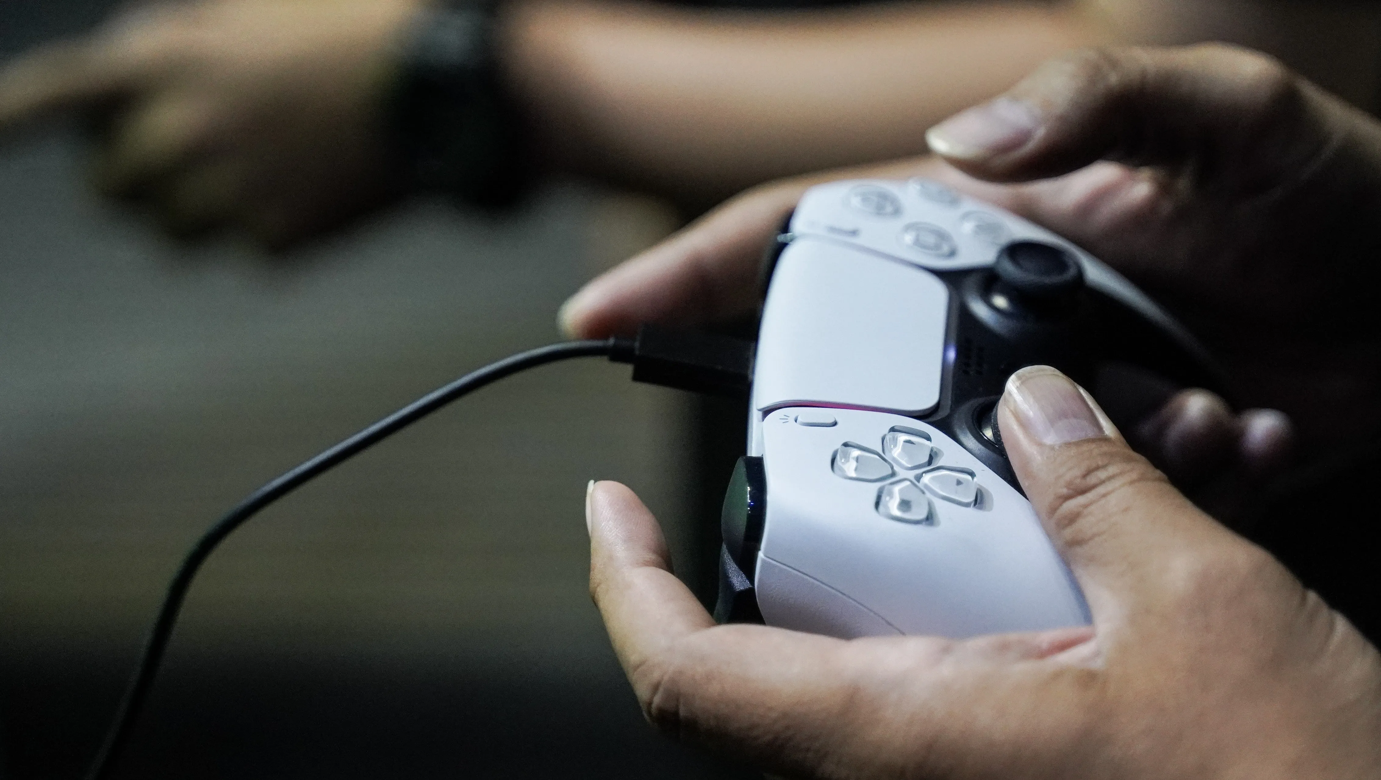 Патент Sony предполагает оплату касанием карты или телефона к контроллеру PlayStation