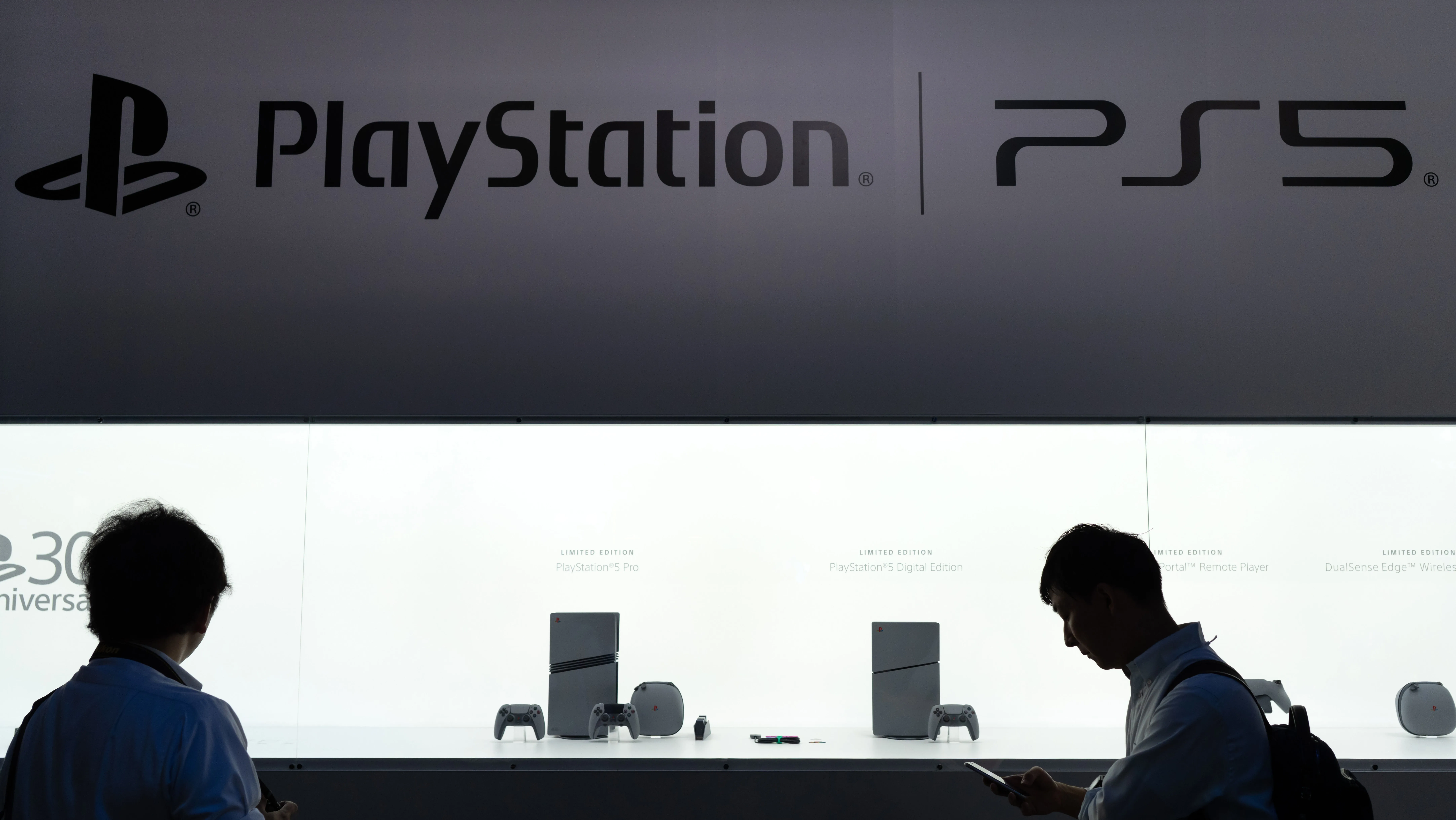 Взгляд из Японии: цифровое будущее PlayStation вызывает беспокойство у геймеров и разработчиков — и своевременный ретвит Хидео Кодзимы