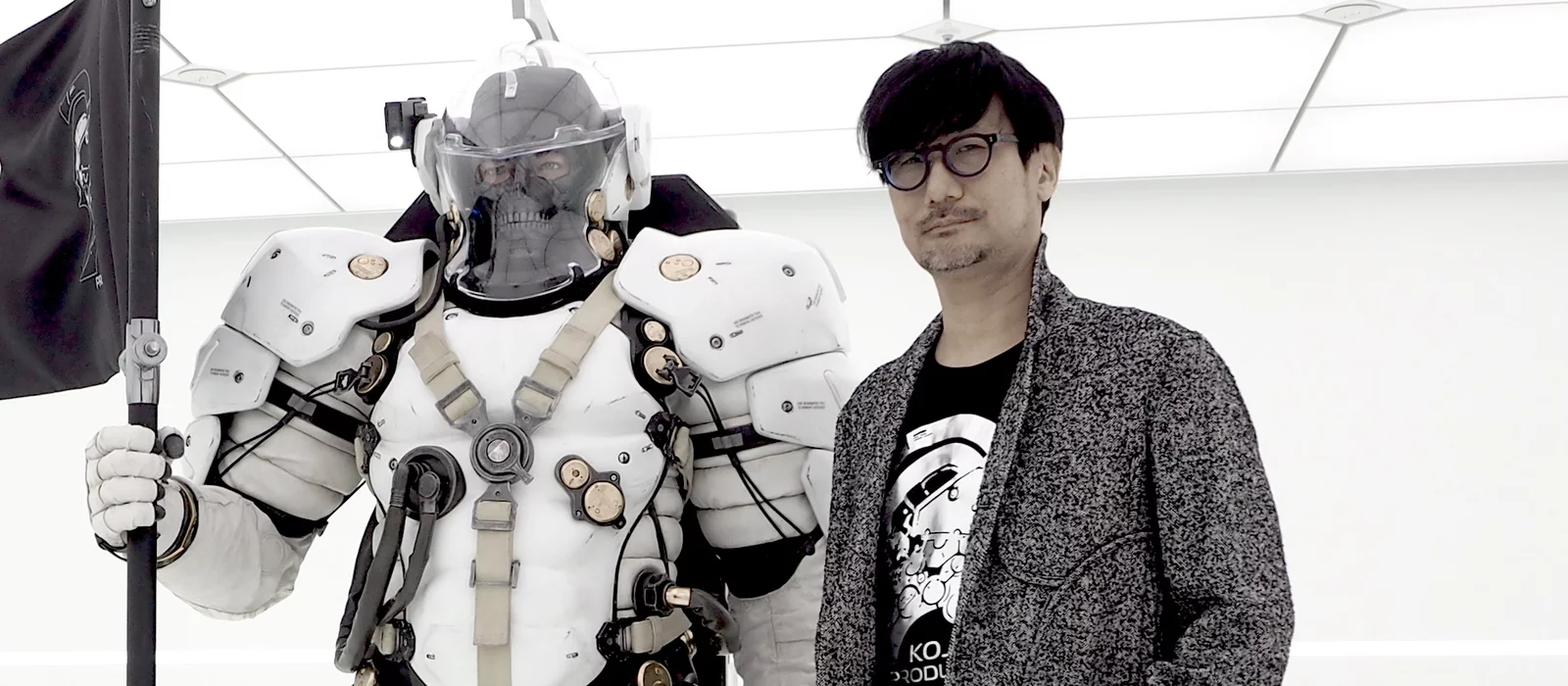 Хидео Кодзима показал первый офис Kojima Productions — это крохотная комната с PS4