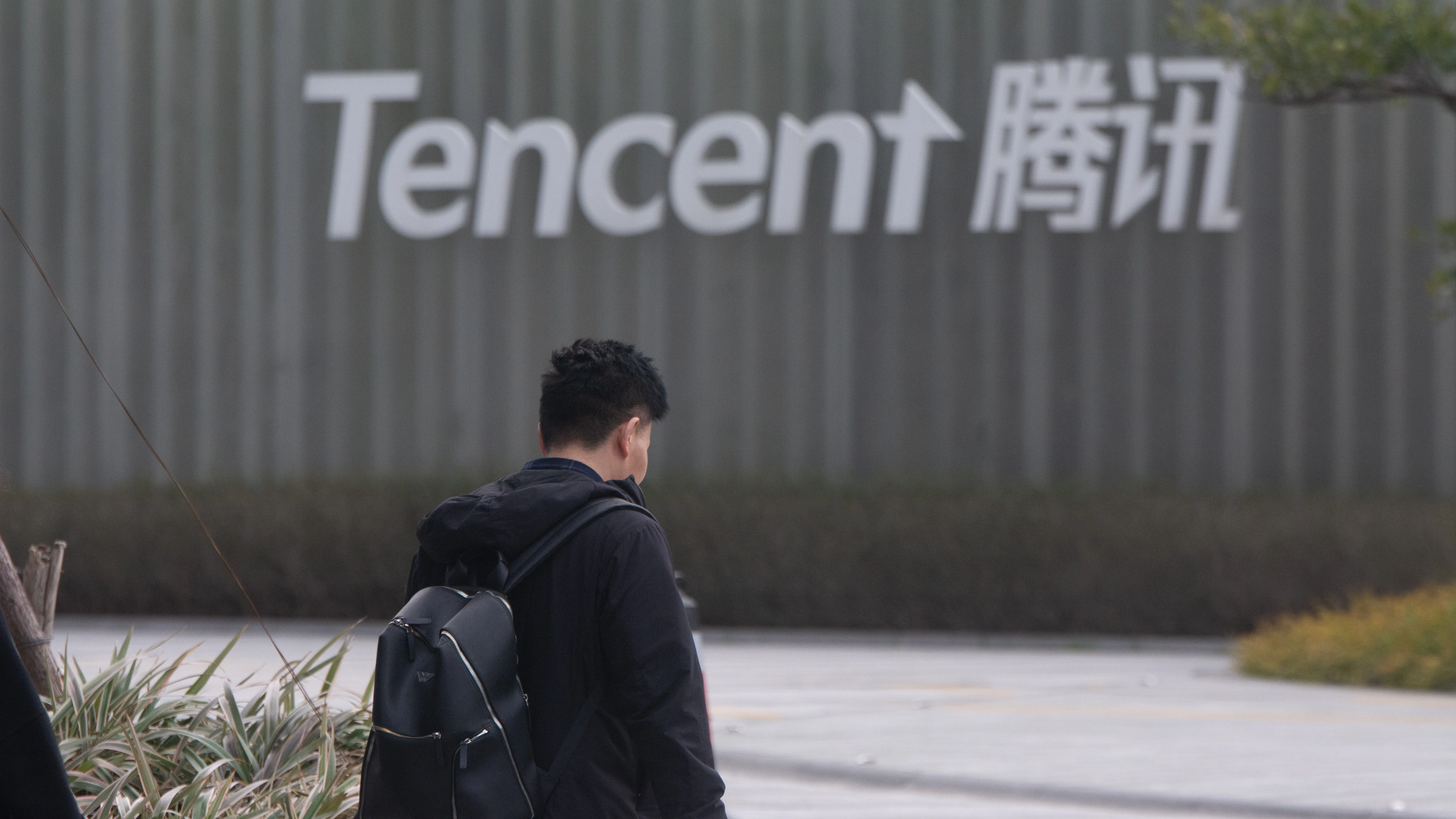 Администрация Трампа решает судьбу доли Tencent в американских игровых гигантах Epic и Riot